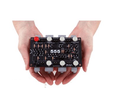 The Three Fives 555 Discrete Timer Kit - Elektor